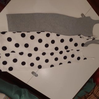 Vestidos Zara tirantes gris y lunares