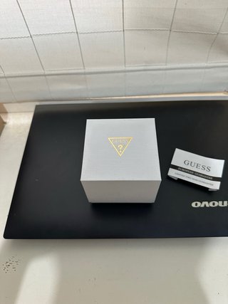 Reloj Guess Dorado