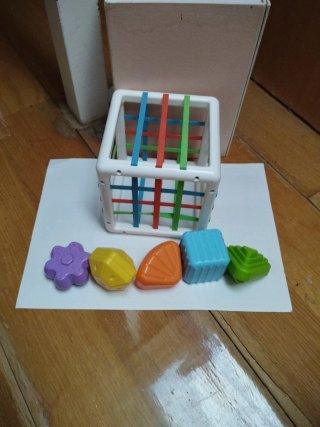 Cubo sensorial para bebés