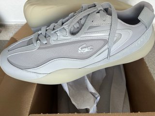 Zapatillas Lacoste Grises y Blancas