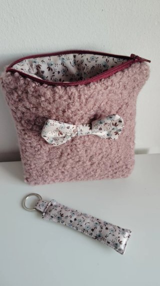 Funda para e-reader con lazo y llavero