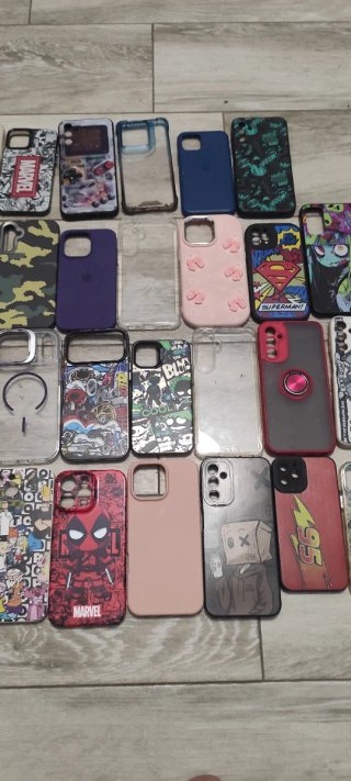 Fundas iPhone  todo 60€ 43 piezas
