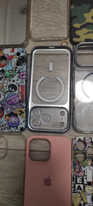 Fundas iPhone  todo 60€ 43 piezas