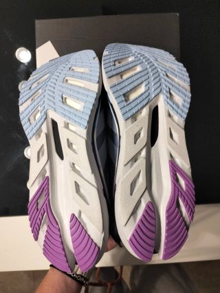Adidas ADISTAR BYD W Talla 40 con placa de carbono