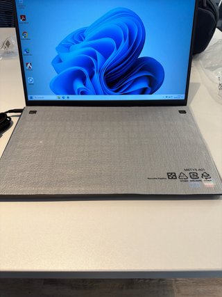 Portátil Dell Vostro 3520
