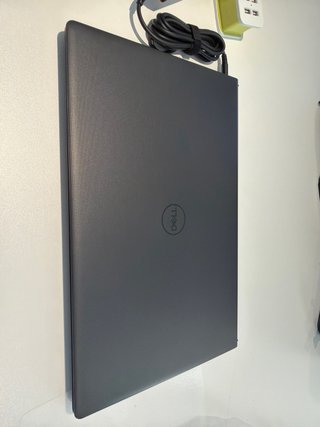 Portátil Dell Vostro 3520