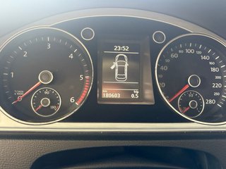 Volkswagen Passat CC MUY EQUIPADO Y POCOS KMS.