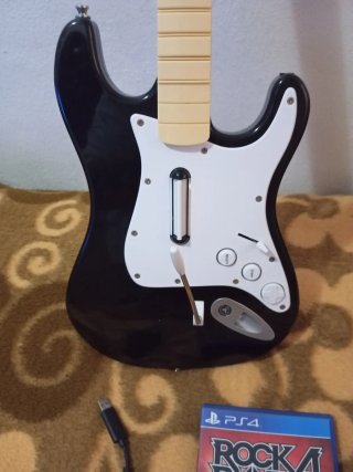 Rock Band 4 PS4 Guitarra y Juego