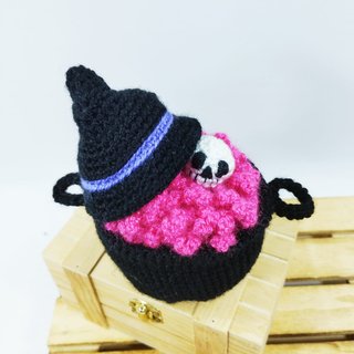 Brujita convertible en Caldero. Amigurumi. Crochet