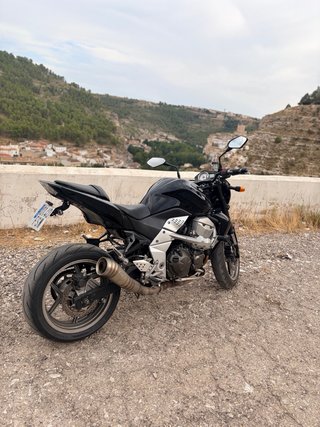 Kawasaki Z750 Limitada en papeles A2