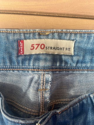 Pantalón Levi's 570 straight fit