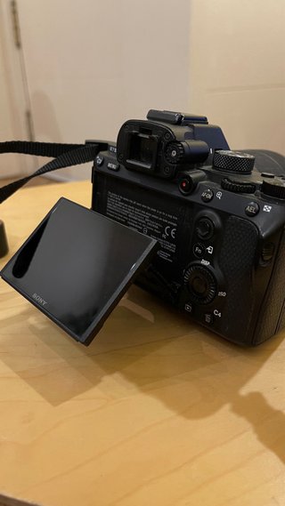Sony A7 III + 2 Lentes + 3 Baterías + Accesorios