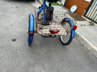 Triciclo Eléctrico Azul Funciona perfectamente