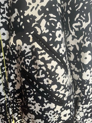 Bomber Zara Estampada Negra y Blanca