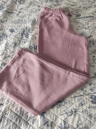 Pantalón rosa pata ancha