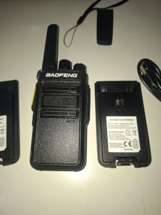 2 Walkie Talkies Baofeng