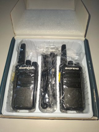 2 Walkie Talkies Baofeng