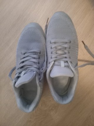 Zapatillas grises, bambas