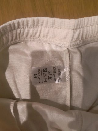 Pantalones cortos casuales beige y champany