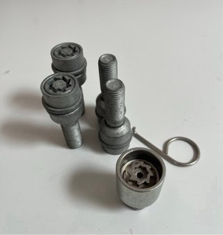 TORNILLOS ANTIRROBO VW GOLF AUDI SEAT VW T4 T5 T6