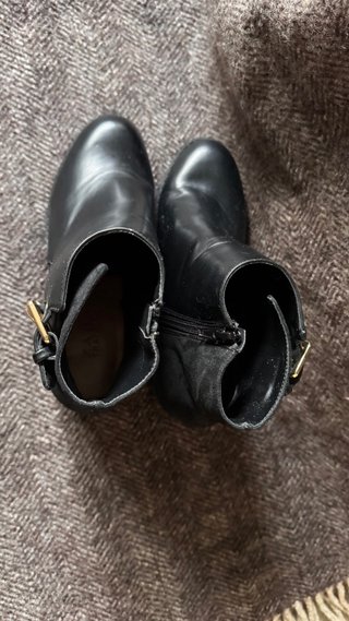 Botines ZARA hebillas doradas
