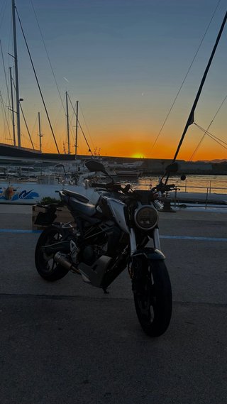 Honda CB125R