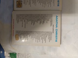 Las manzanas y 18 títulos más de Agatha Christie.