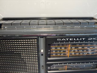 Radio Grundig Satellit 2100 Multibanda