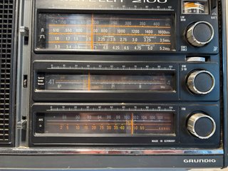 Radio Grundig Satellit 2100 Multibanda