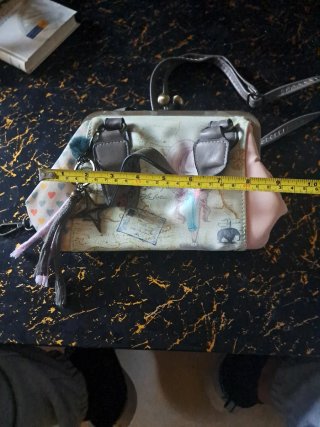 Bolso pequeño estampado mapa y dibujo
