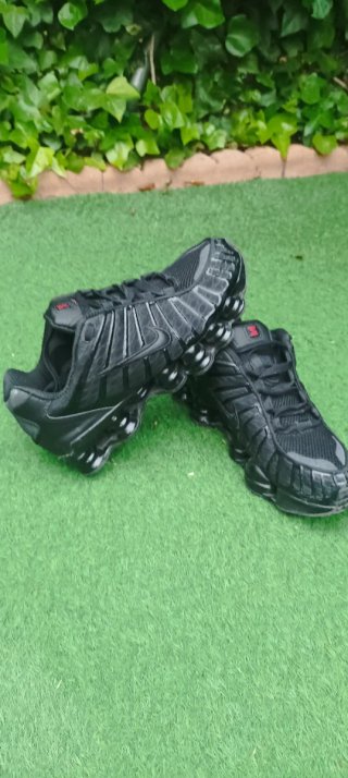 Nike Shox Talla 43 Negras
