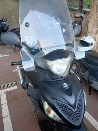 Suzuki Sixteen 125cc Scooter Negra 2010