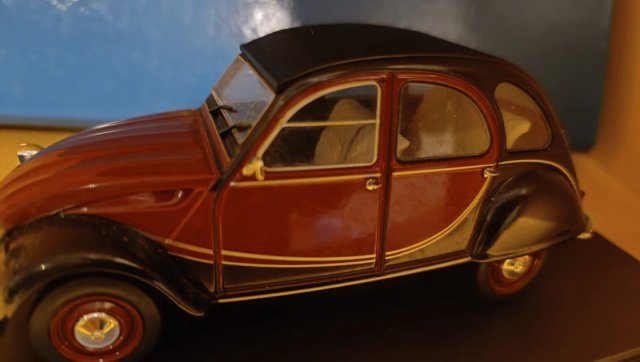 Miniatura Citroen 2cv - Carroceria Marrom