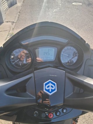Maxi Scooter 125cc Negra Automática como nueva