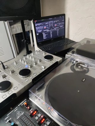Alquiler equipo DJ profesional fiestas