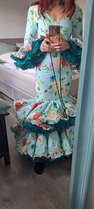 Vestido Flamenca Diseño Único Talla 36 tiene para