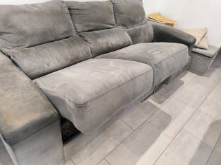 Sofá 3 plazas gris con arcón