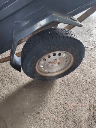 Remolque coche  medidas 1.70 largo 1.20 ancho