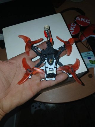Emax Tiny Hawk HD Drone 1 vuelo + 4 bat extra