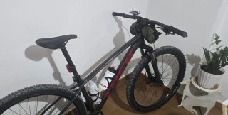 Bicicleta Trek Marlin 5 2024 + Casco