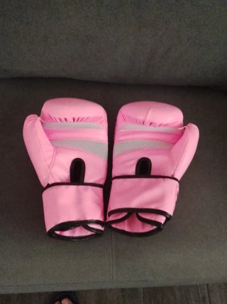 Guantes Boxeo Venum Negro/Dorado Nuevos. 10 onzas