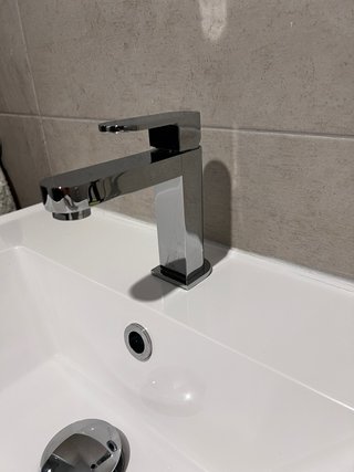 Lavabo Porcelanosa 60x50 NUEVO. Incluye grifo.