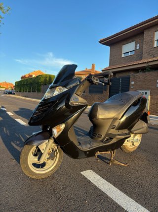 Kymco Grand Dink 125cc Negra