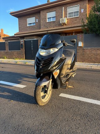 Kymco Grand Dink 125cc Negra