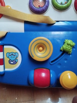 Mesa de juegos para bebés marca Chicco