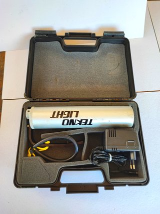 TORCIA SUBACQUEA TEKNO LIGHT CON CUSTODIA E CARICA