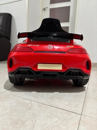 Coche eléctrico infantil Mercedes AMG - con mando