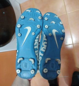 Botas de fútbol Nike talla 36