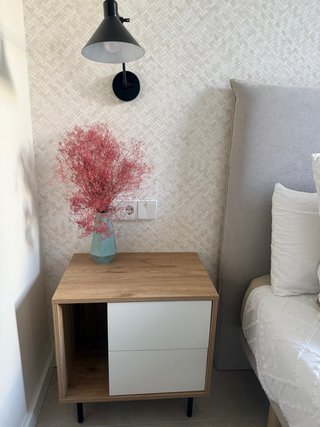 2 Mesitas de noche madera y metal