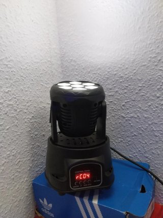 Cabeza móvil LED